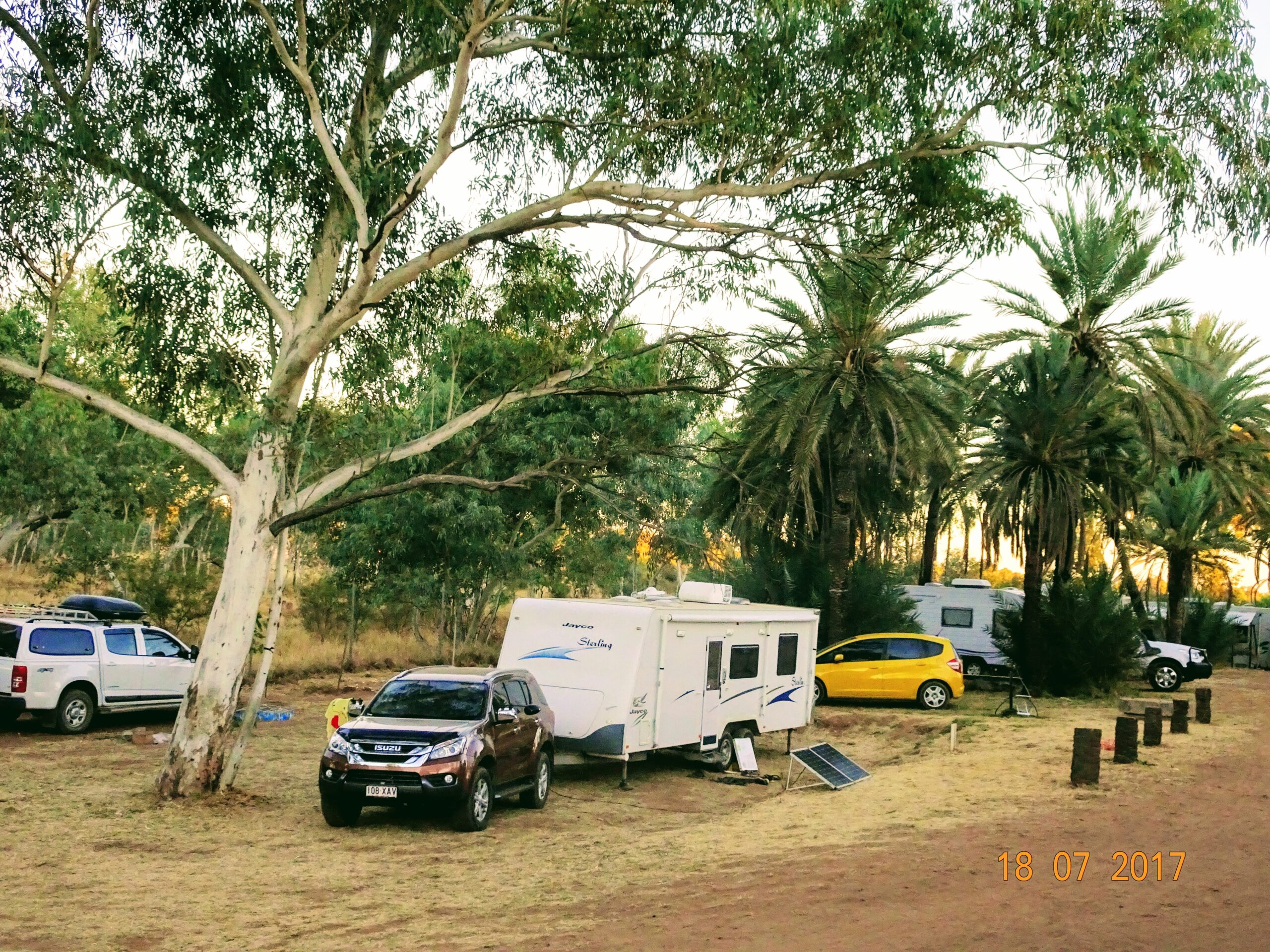 オーストラリアのキャンプ場 無料と有料格安レストエリア 写真三昧